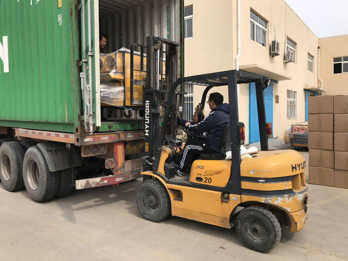 Chauffage à l' huile sale de 300 kg. Chauffage à l' air extérieur à conduits pour la volaille. 0